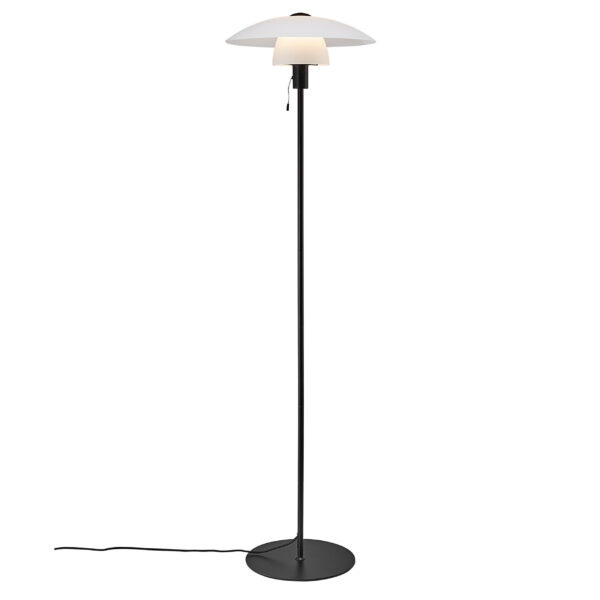 NORDLUX Verona gulvlampe - opal hvid glas og matsort metal